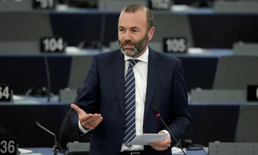Μάνφρεντ Βέμπερ: Σε αυτοπεριορισμό λόγω επαφής με κρούσμα κορονοϊού
